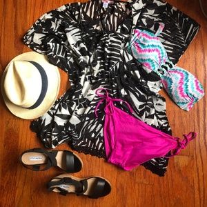 Black & White Tropical Swim Cover Up Sz M